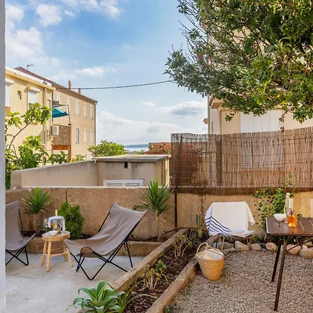 Casa Francois Renove A 100 M De La De *